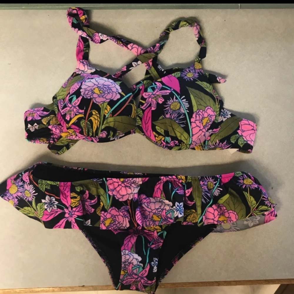 Victoria’s Secret Bikini Set 32B/ small